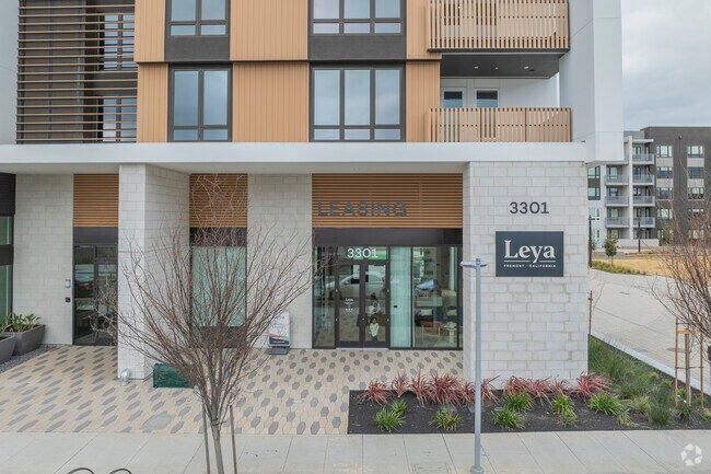 Building Photo - Leya