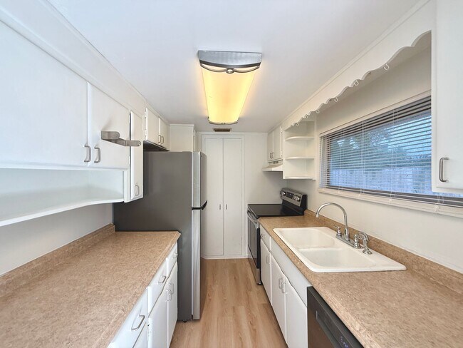 Foto del edificio - 2 Bedroom Home - Close to Siesta Key! Pet ...