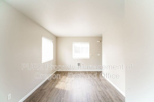 Foto del edificio - 10762 NE Prescott St