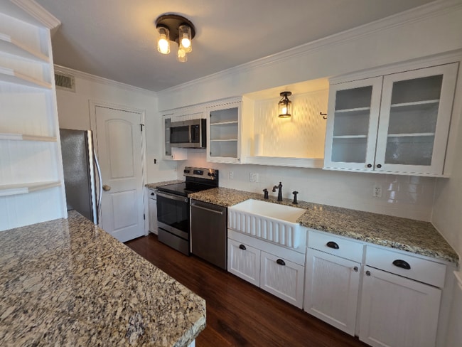 Building Photo - 6469 Burgoyne Dr.