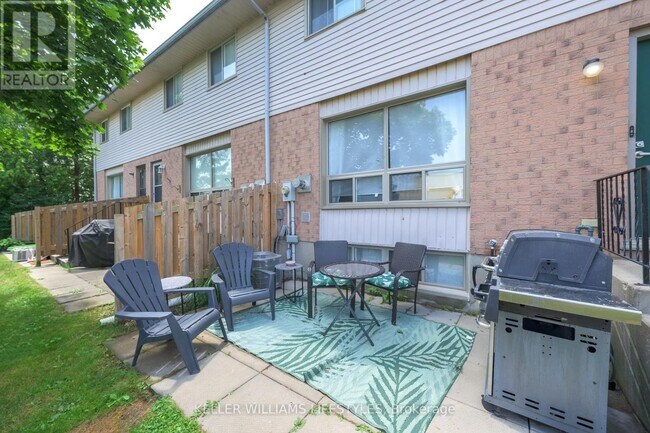 Photo du bâtiment - 126-126 Belmont Dr