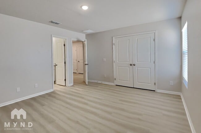 Building Photo - 11164 W Arvada Dr