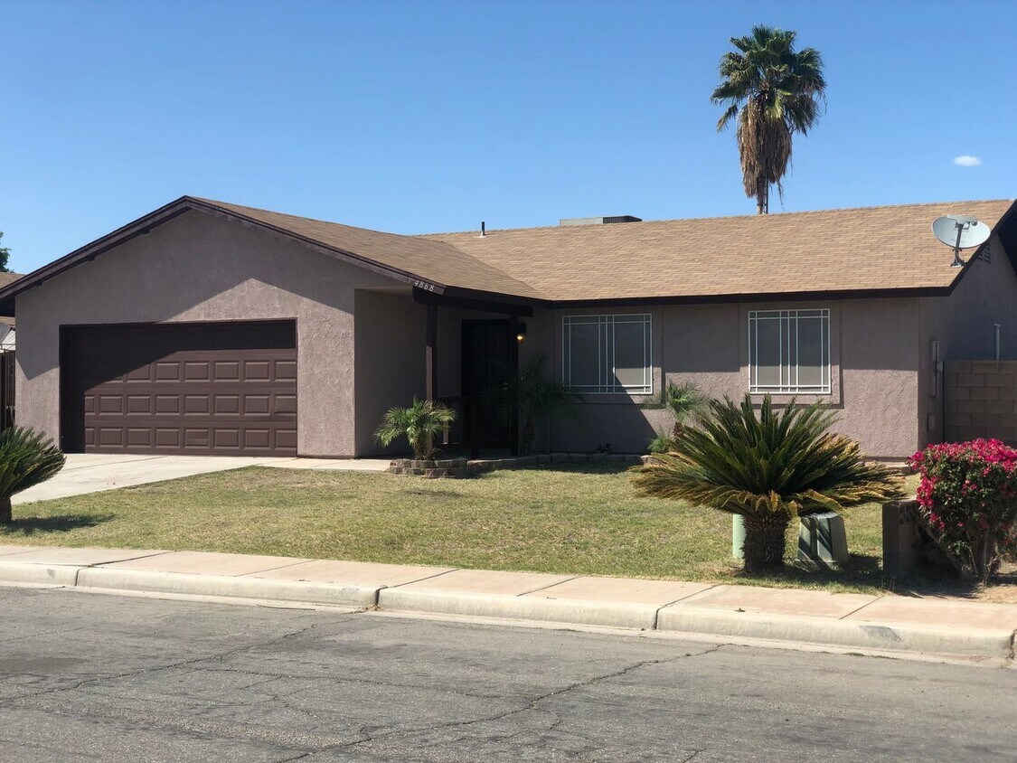 Primary Photo - Remodeled 4 bedroom For Rent