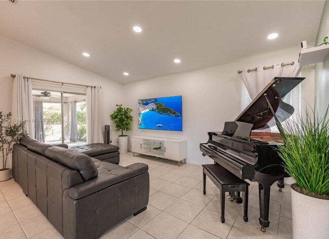 Foto del edificio - 2235 SE 6th Ct