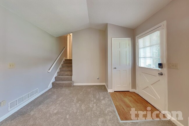 Building Photo - 1202 Holly Hills Dr SW