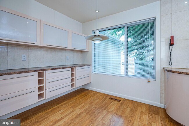 Foto del edificio - 43 Gordon Way