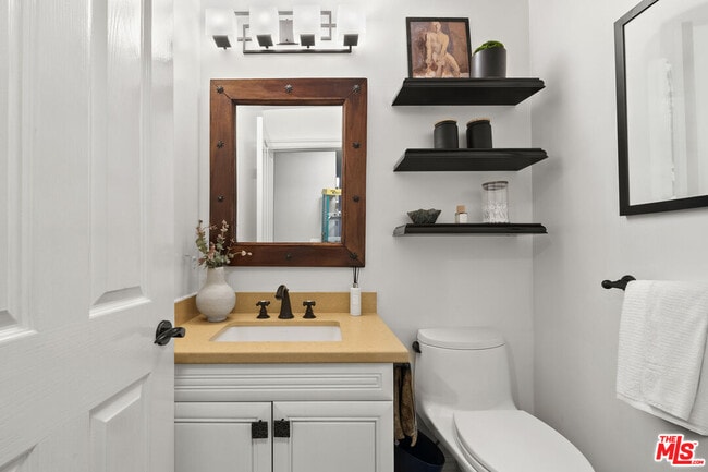 Building Photo - 830 17th St