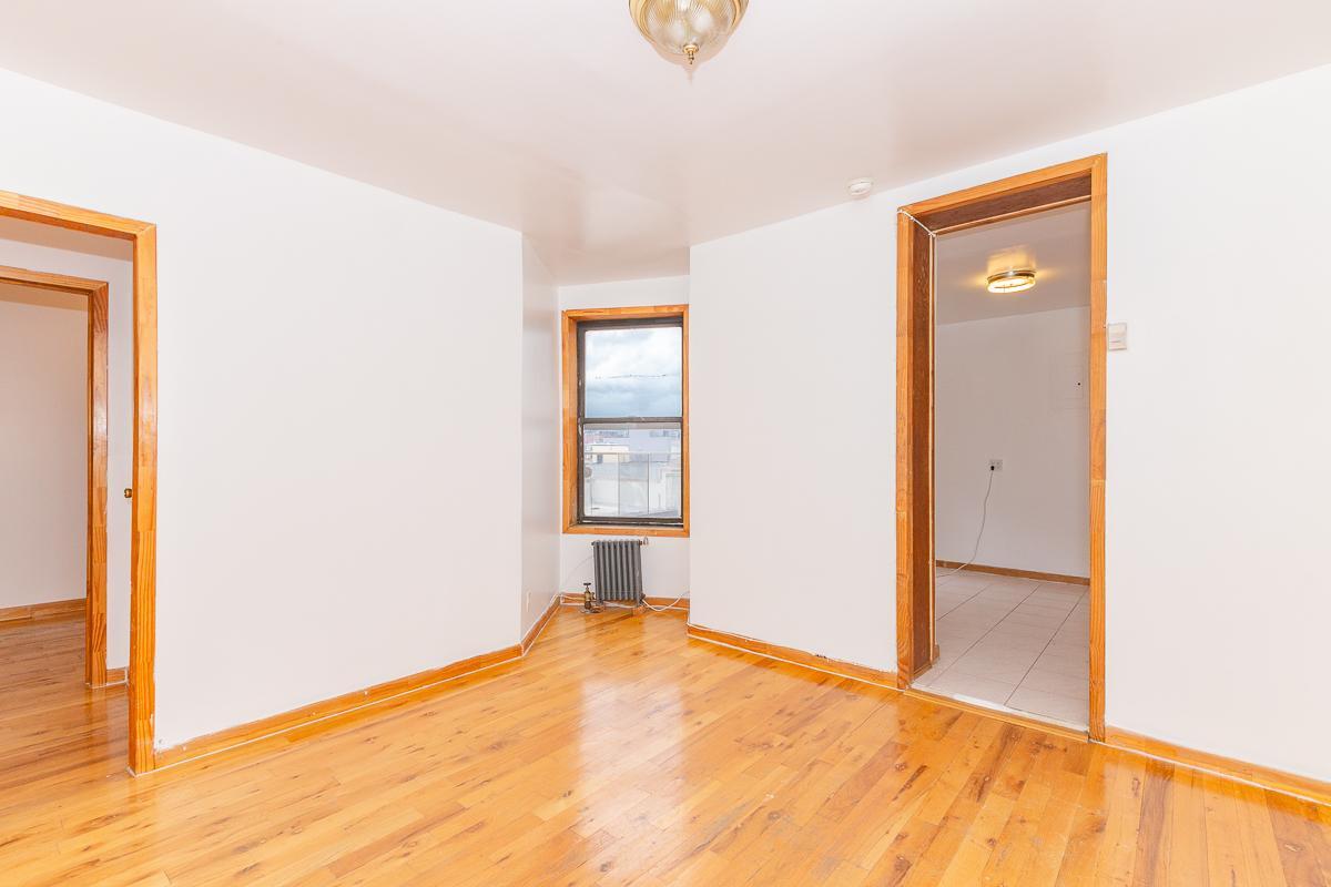 Primary Photo - 134 Boerum St