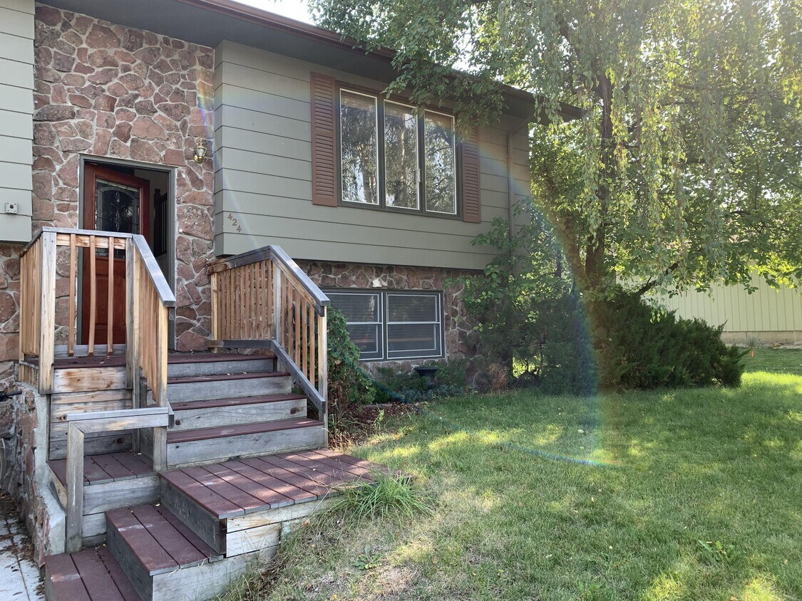 424 W Spring Creek Dr, Bozeman, MT 59715 House for Rent in Bozeman