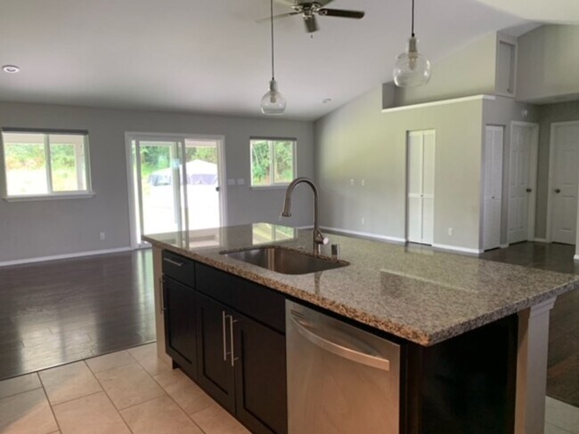 Foto del edificio - 3 bed/2 bath - Ready to Move In