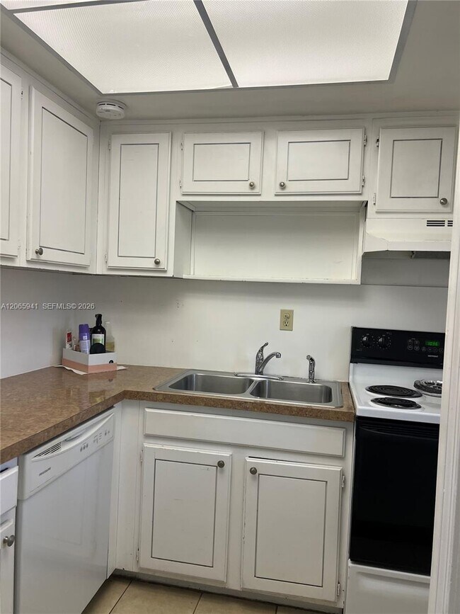 Foto del edificio - 1535 SE 15th St