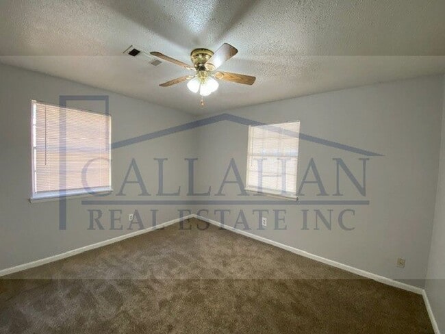 Building Photo - 8211 Woodview Dr N