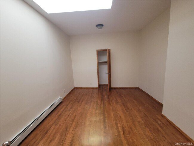 Foto del edificio - 433 Jerome St