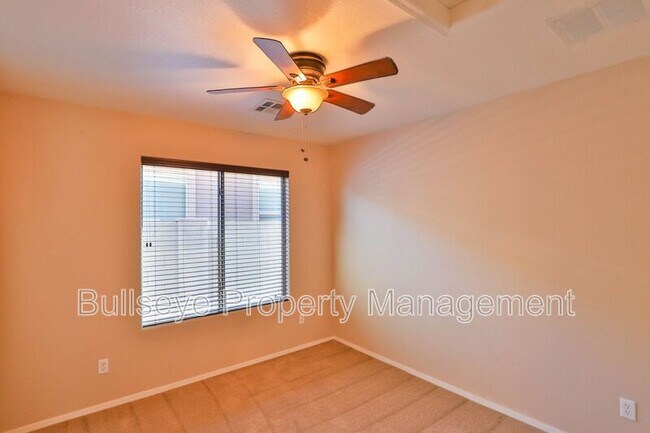 Foto del edificio - 2391 W Kristina Ave