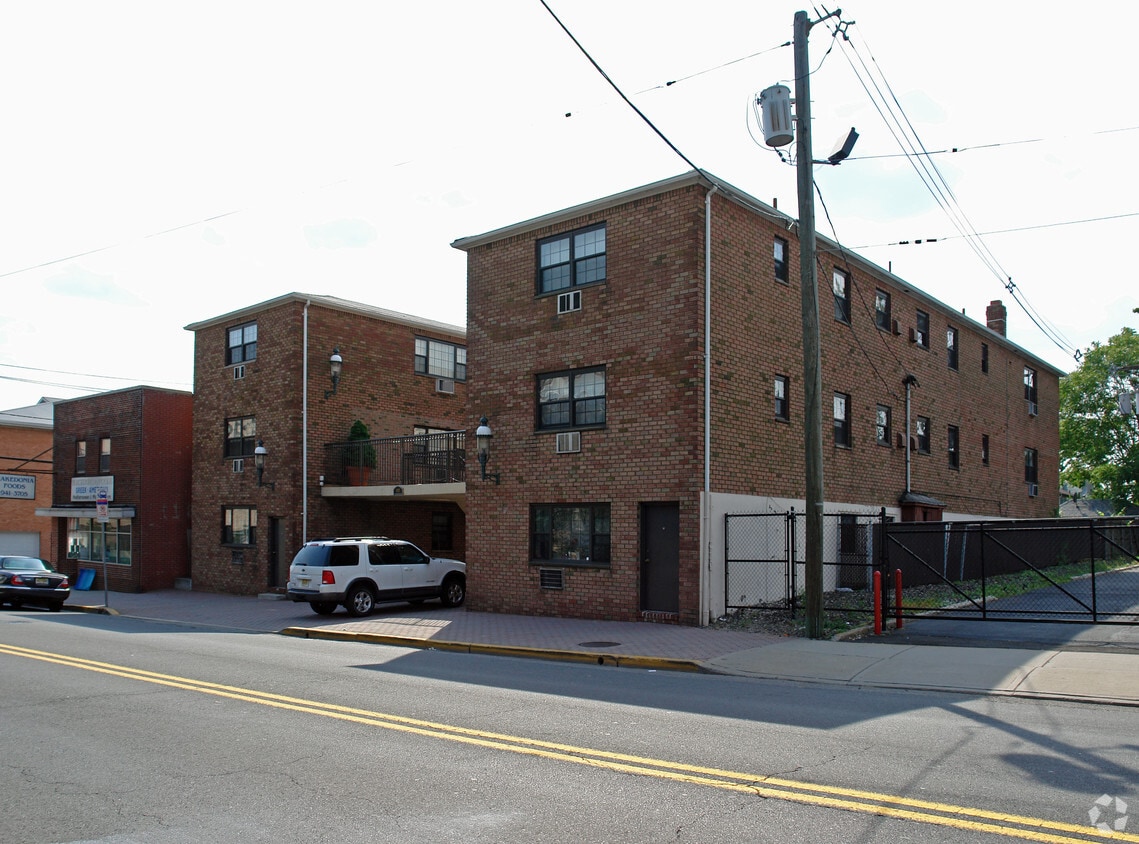 Primary Photo - 403 Anderson Ave