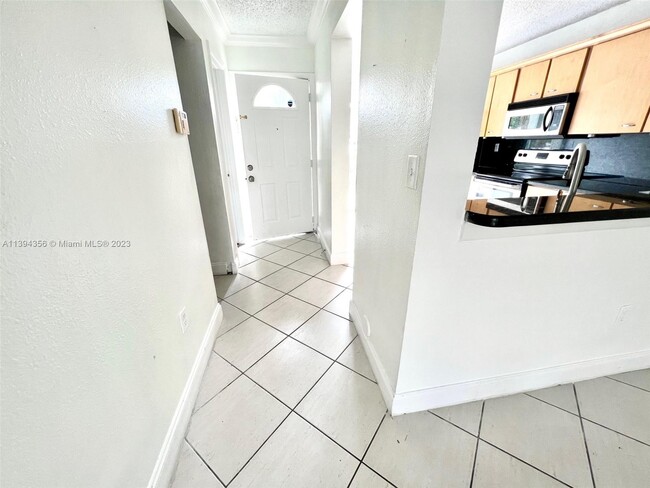 Building Photo - 854 Crystal Lake Dr