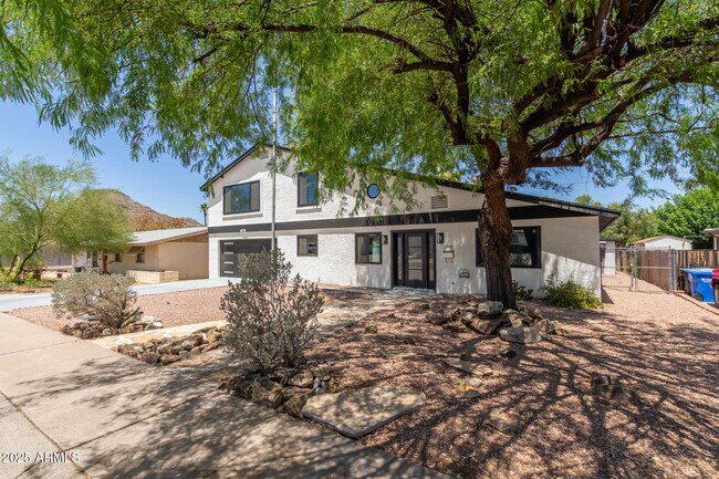 Foto del edificio - 2210 E Everett Dr