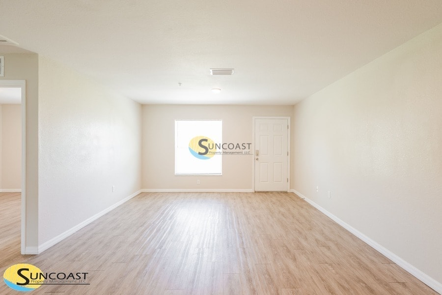 Primary Photo - 9223 N Mendoza Way