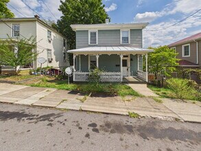 Building Photo - 523 Marquis St