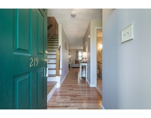 Primary Photo - 219 Apache Way