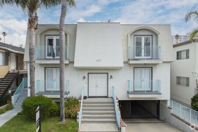 Front Entrance - 1035 5th St