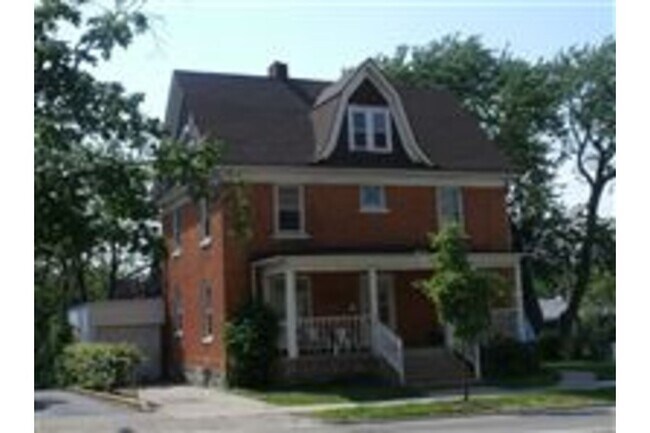 Foto del edificio - 221 N Ashley St