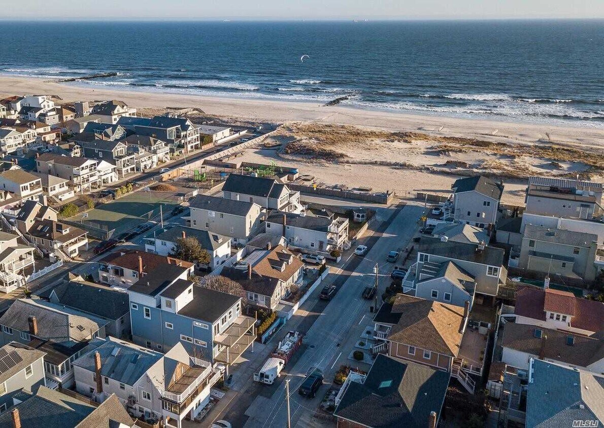 40 Trenton Ave, East Atlantic Beach, NY 11561 House for Rent in East