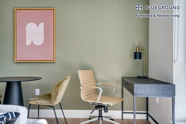 Foto del edificio - 555 Evelyn Ave