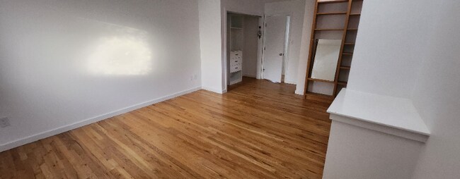 Foto del edificio - 41 Breeds Hill Pl