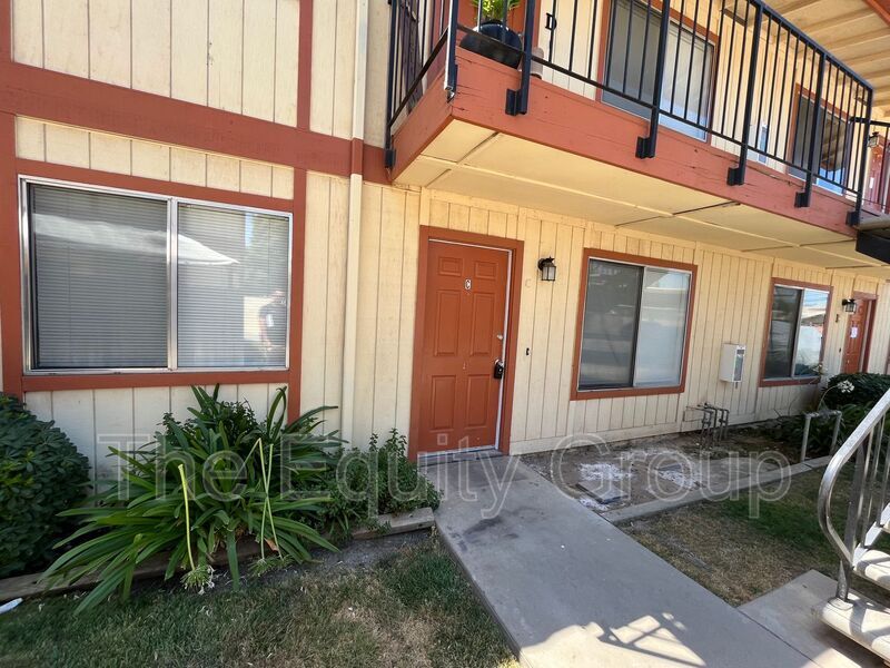Primary Photo - 971 East Palm Ave