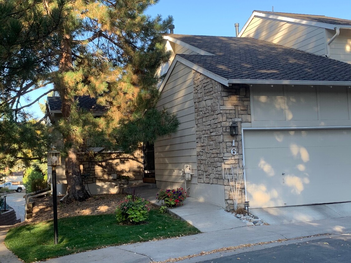 Primary Photo - 4605 S Yosemite St