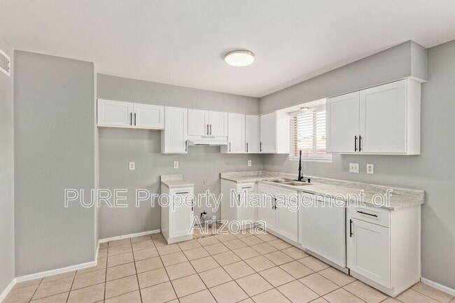Building Photo - 1226 W Nopal Pl
