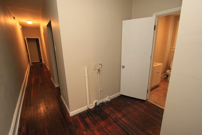 Building Photo - 74 New Alexander St