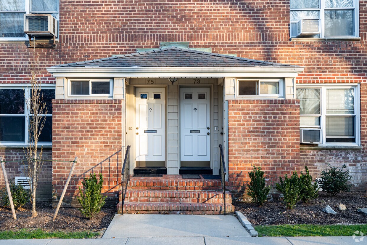 Entrada - 81 Edwards St