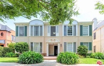 Building Photo - 212 S Reeves Dr