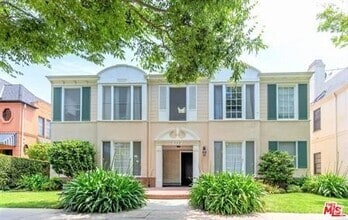 Building Photo - 212 S Reeves Dr