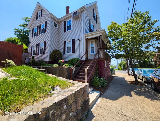 2nd floor apartment unit - 662 Boston St