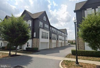 Building Photo - 318 Mayer Pl