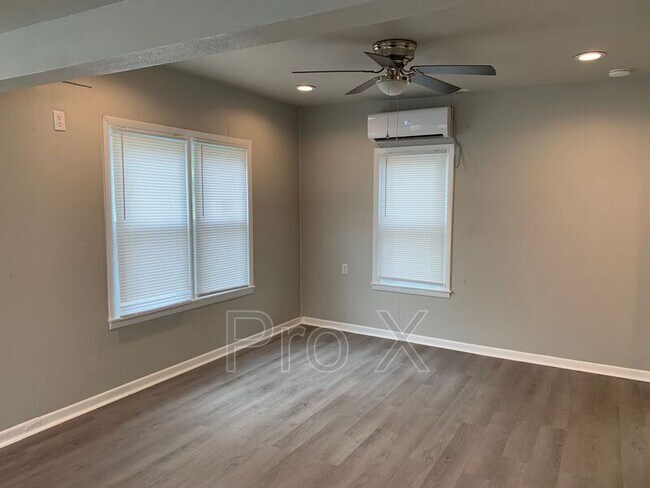 Foto del edificio - 609 W 9th St