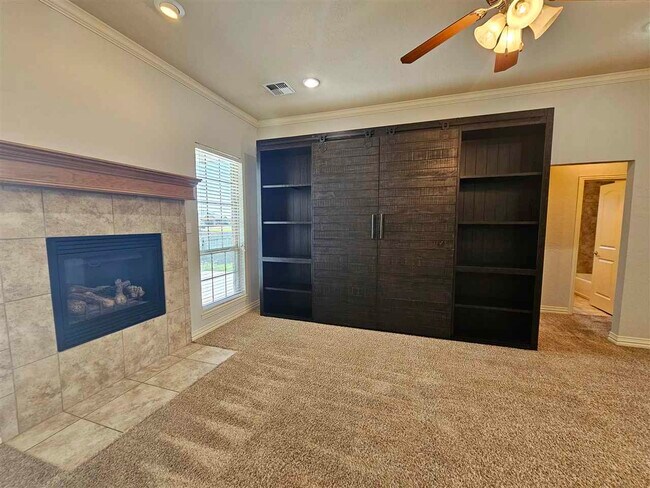 Building Photo - 6 NE Summerwood Dr