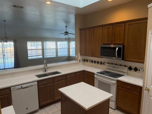 Foto del edificio - 4206 Tanglewood Ln