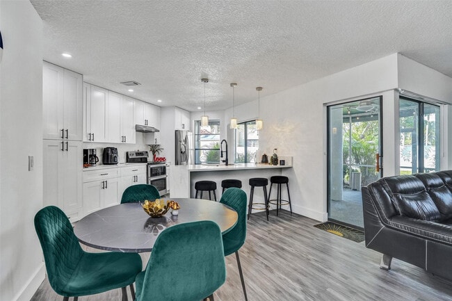 Foto del edificio - 3633 NW 6th St