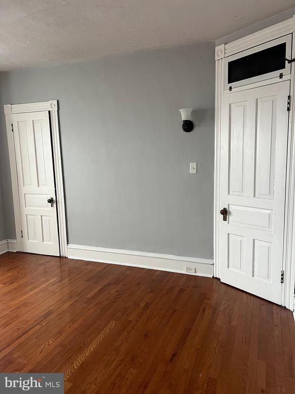 Foto del edificio - 166 Clymer St