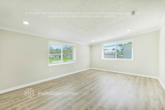 Building Photo - 428 La Paz Pl