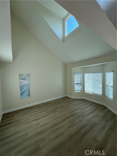 Foto del edificio - 2215 Marshallfield Ln