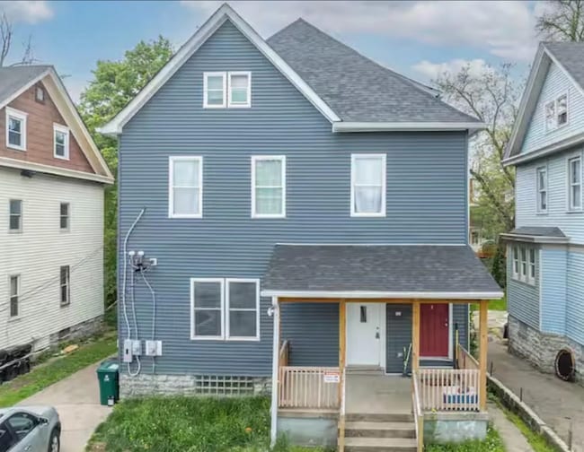 Spacious 5-Bed Furnished Home Near Xavier | Modern Updates, In-Unit Laundry & Off-Street Parking - Spacious 5-Bed Furnished Home Near Xavier | Modern Updates, In-Unit Laundry & Off-Street Parking