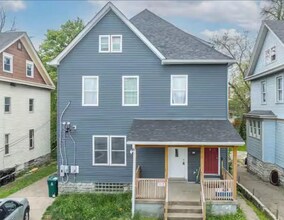 Building Photo - 887 Lexington Ave