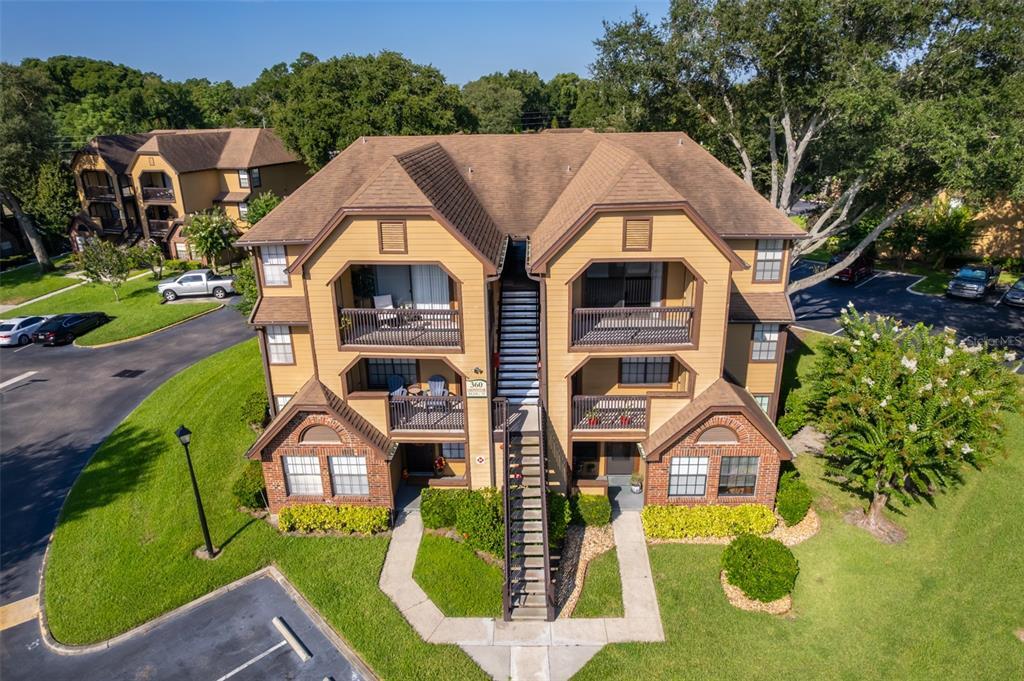 Primary Photo - 360 Lakepointe Dr