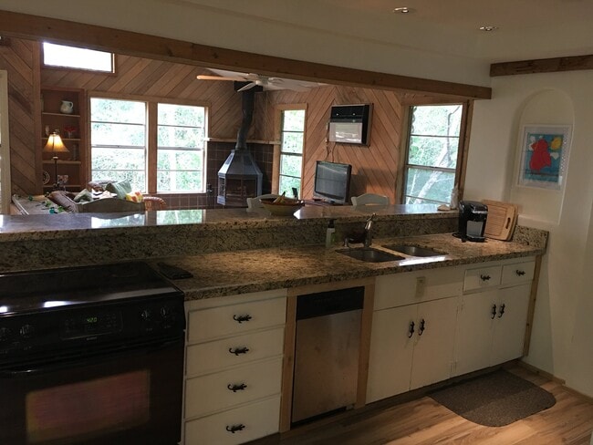 Building Photo - 16142 Spring Branch Trail