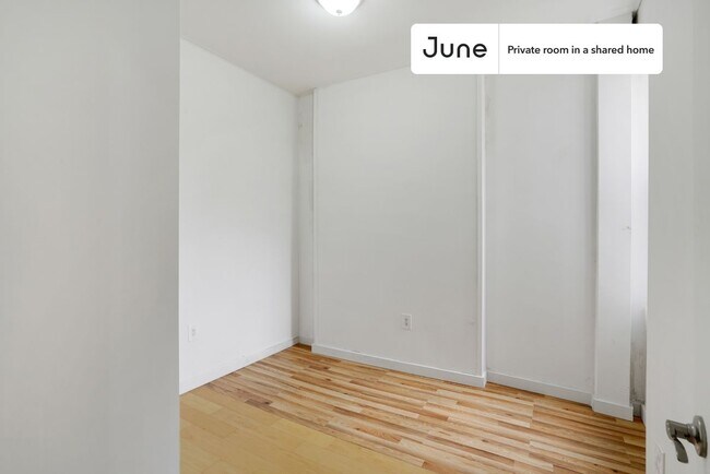 Building Photo - Room in Shared 4 bed/2 bath home